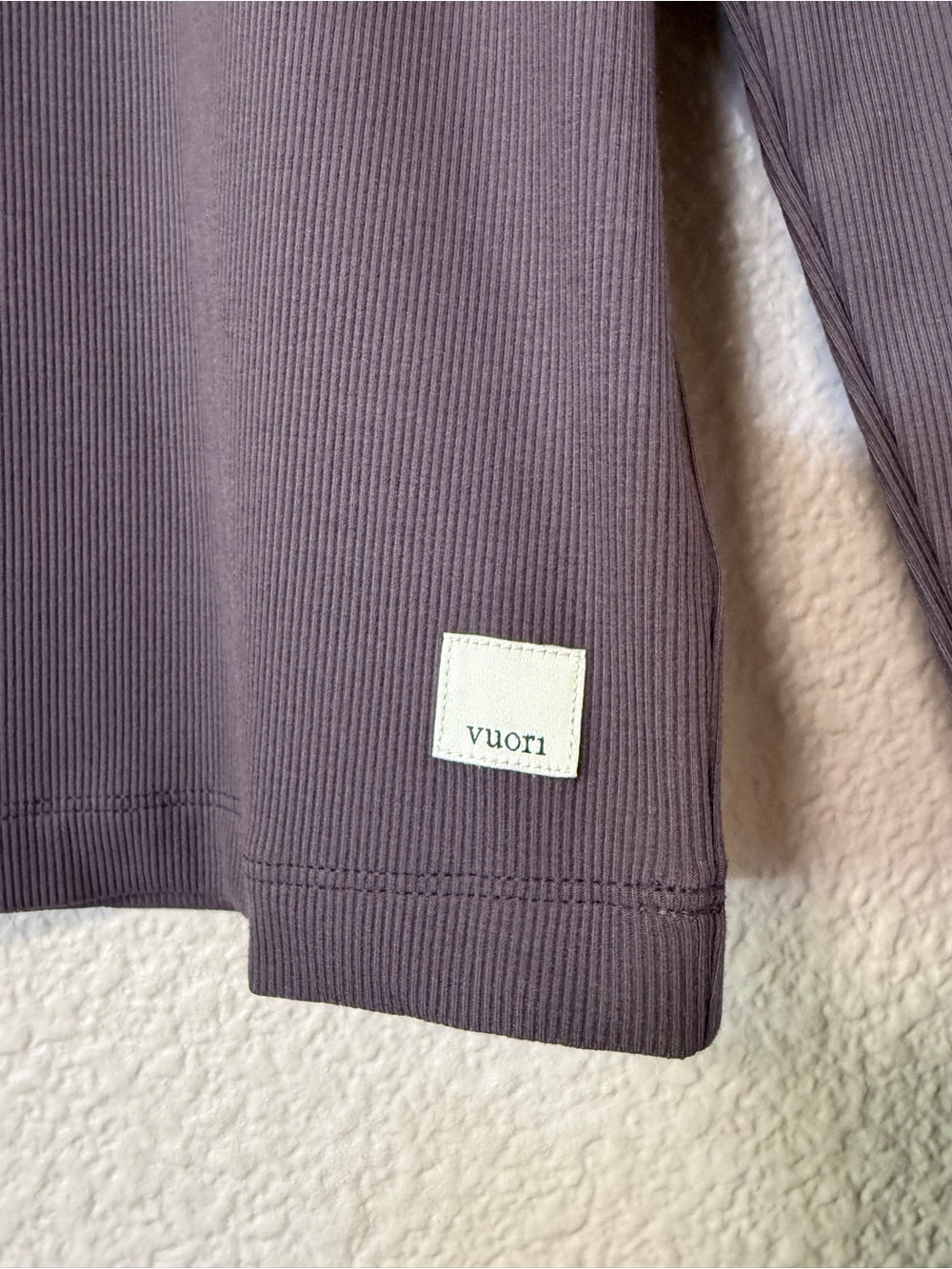 NWOT Vuori Long Sleeve Pose Scoop Tee Brown XL Athleisure Cropped Sangria Purple - Picture 4 of 7
